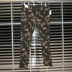 NWT Harmony & Havoc Skinny Camouflage Pants Size L